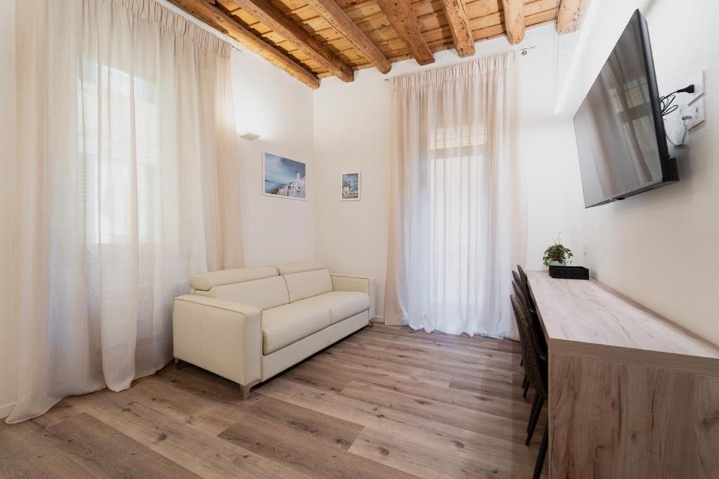 Flores Home Verona Exterior foto